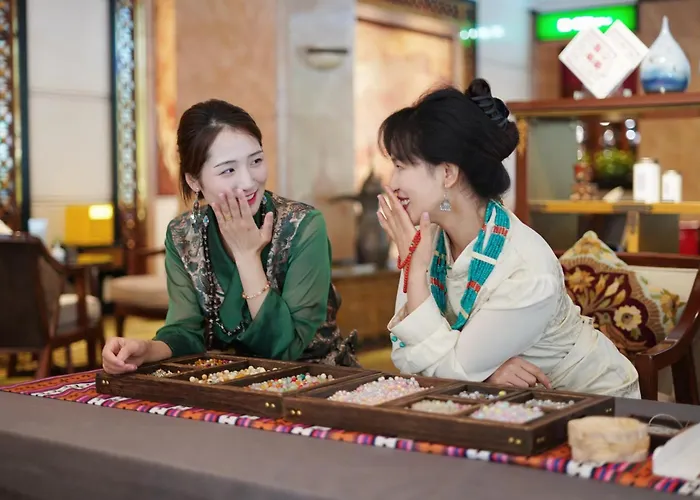 Chengdu Tibetan Hotel-Free Welcome Tibetan Tea