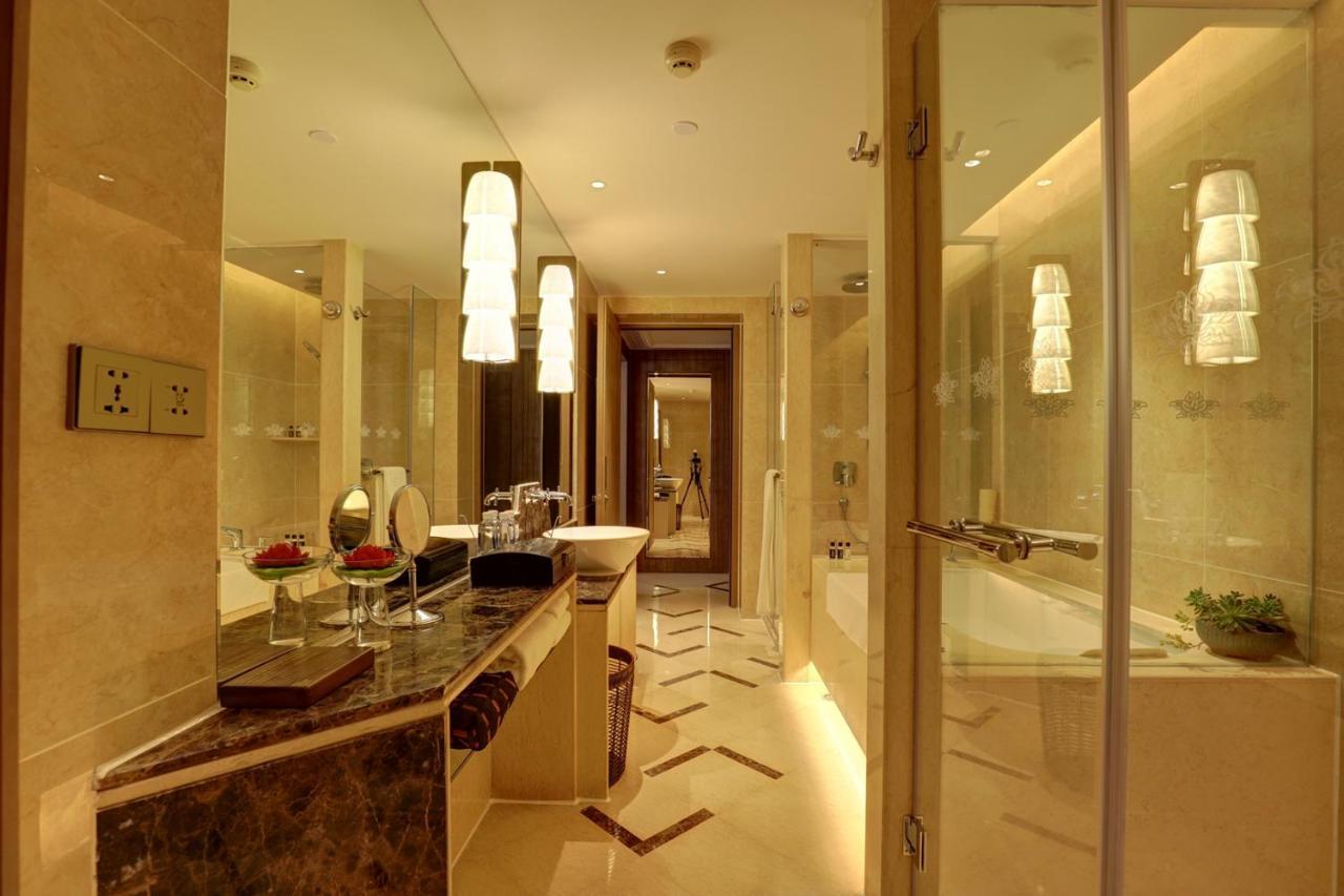 Tibetan Hotel-free Welcome Tibetan Tea 5* Chengdu