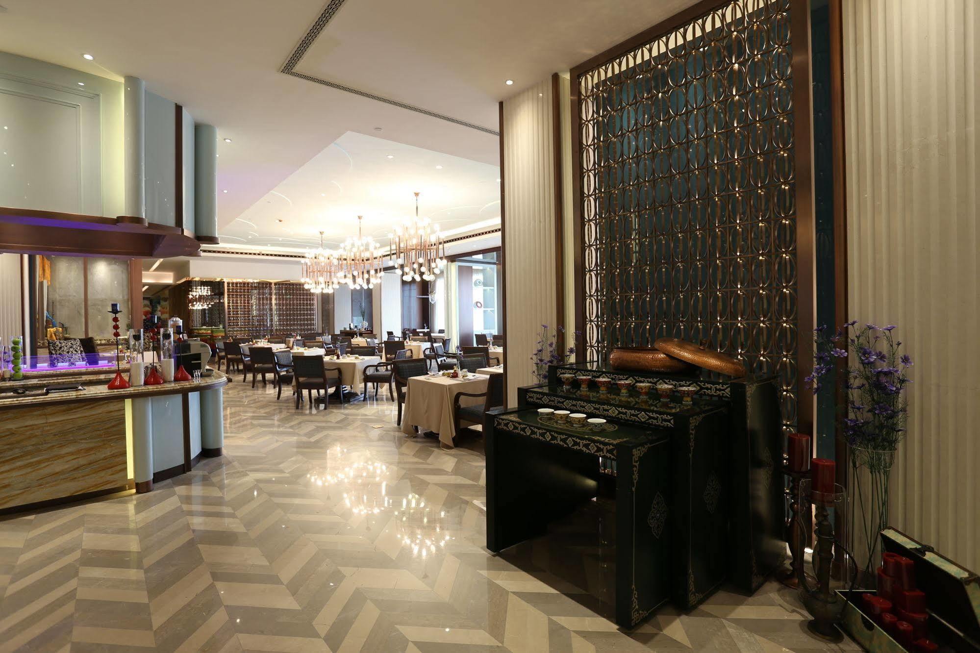 Tibetan Hotel-free Welcome Tibetan Tea