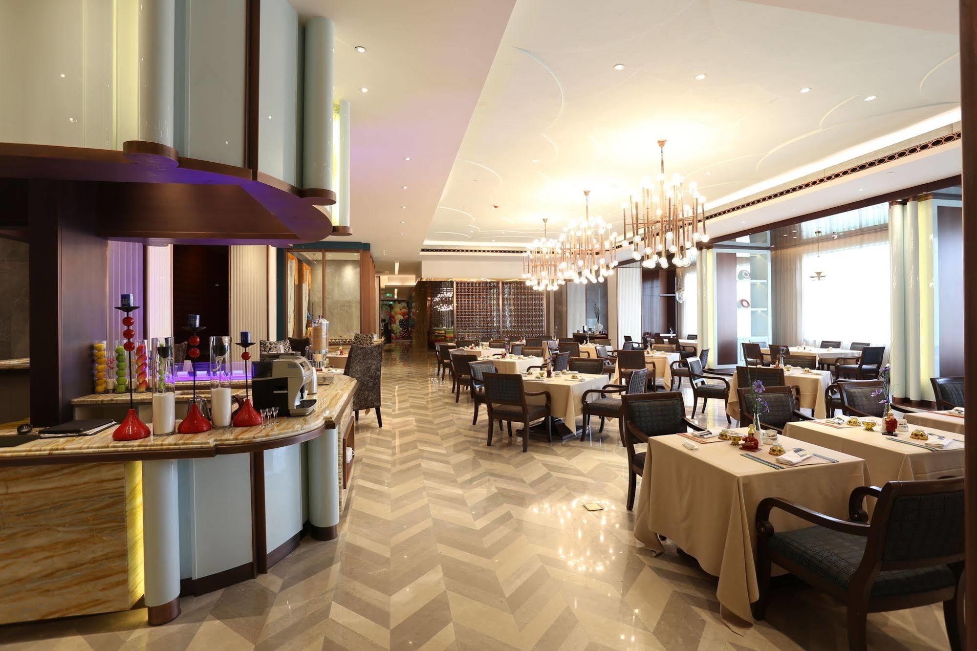 Tibetan Hotel-free Welcome Tibetan Tea Chengdu